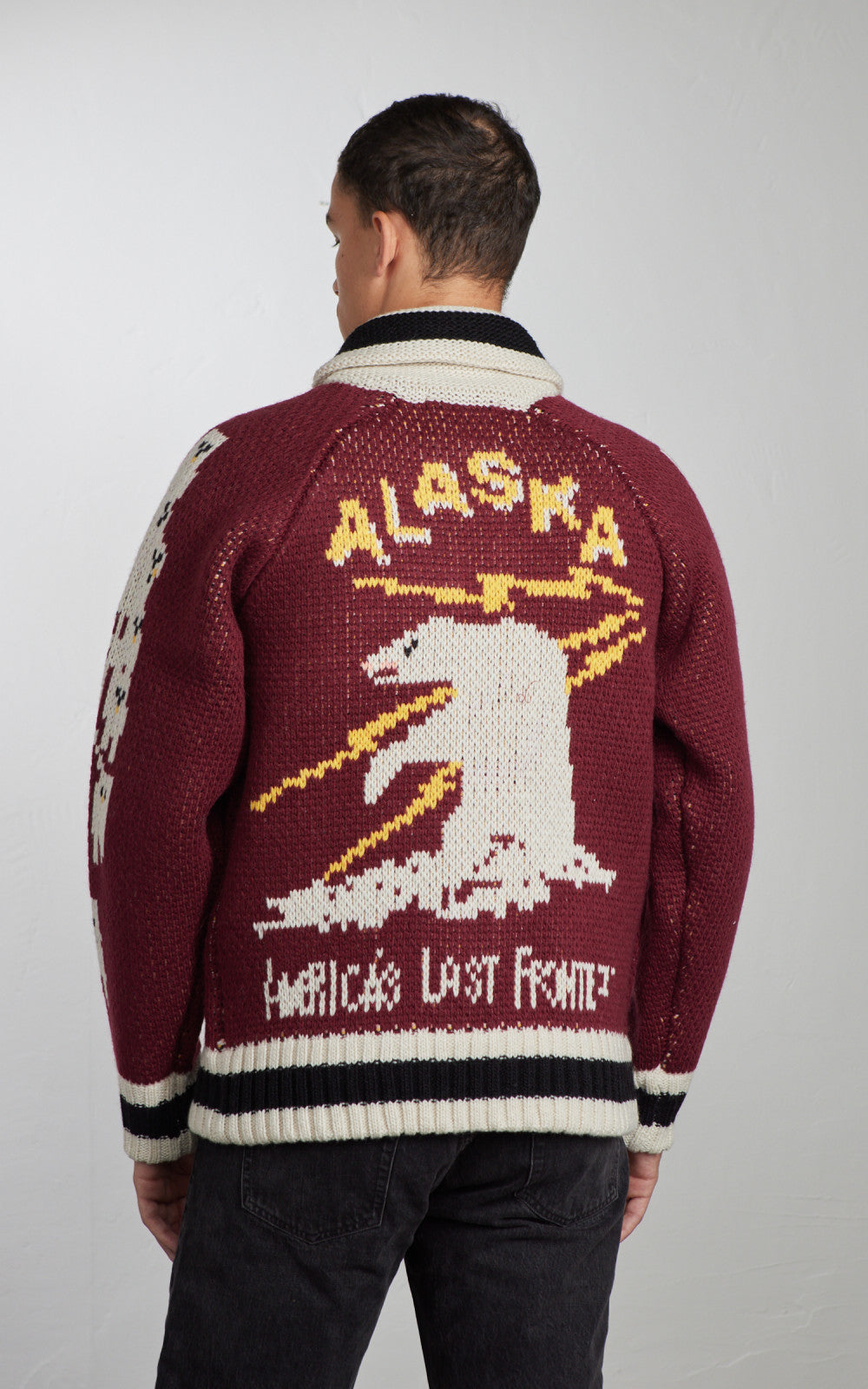 Houston Souvenir (Bear) Cowichan Sweater Marron