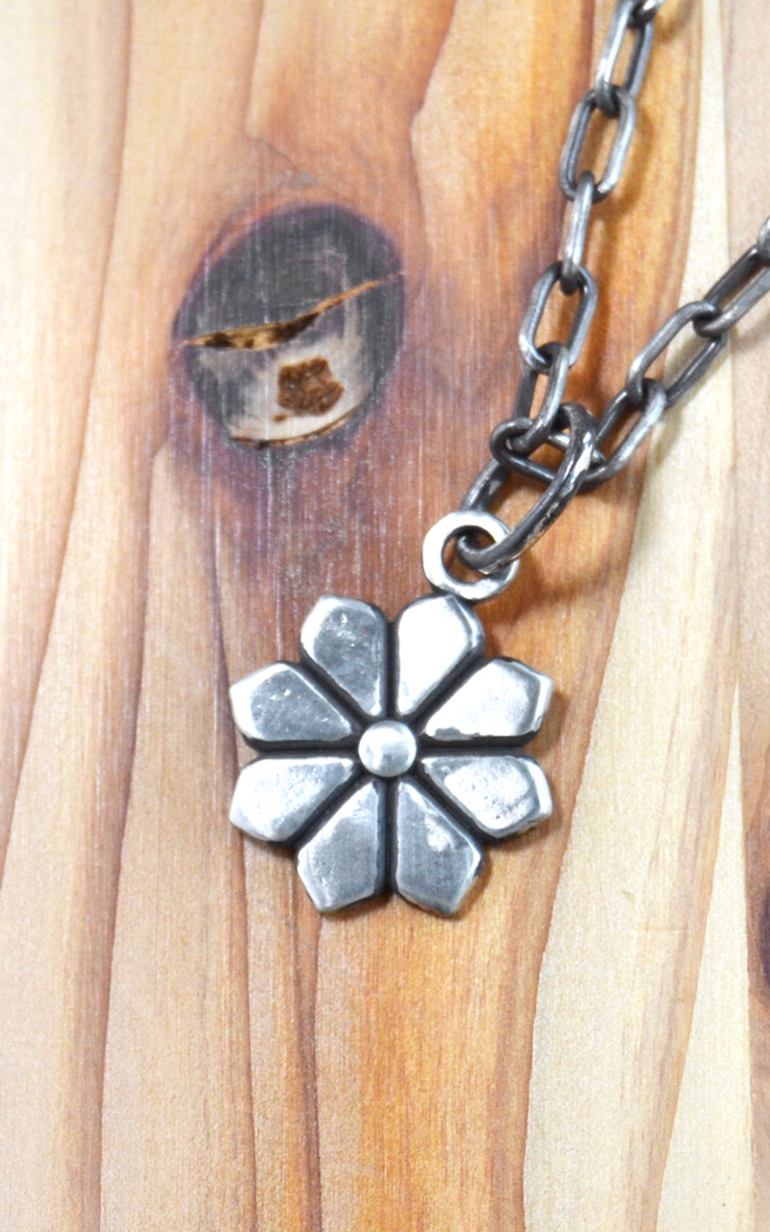 Kobashi Studio K8160 Kikumon Charm Medium “Yatsu-giku” Silver