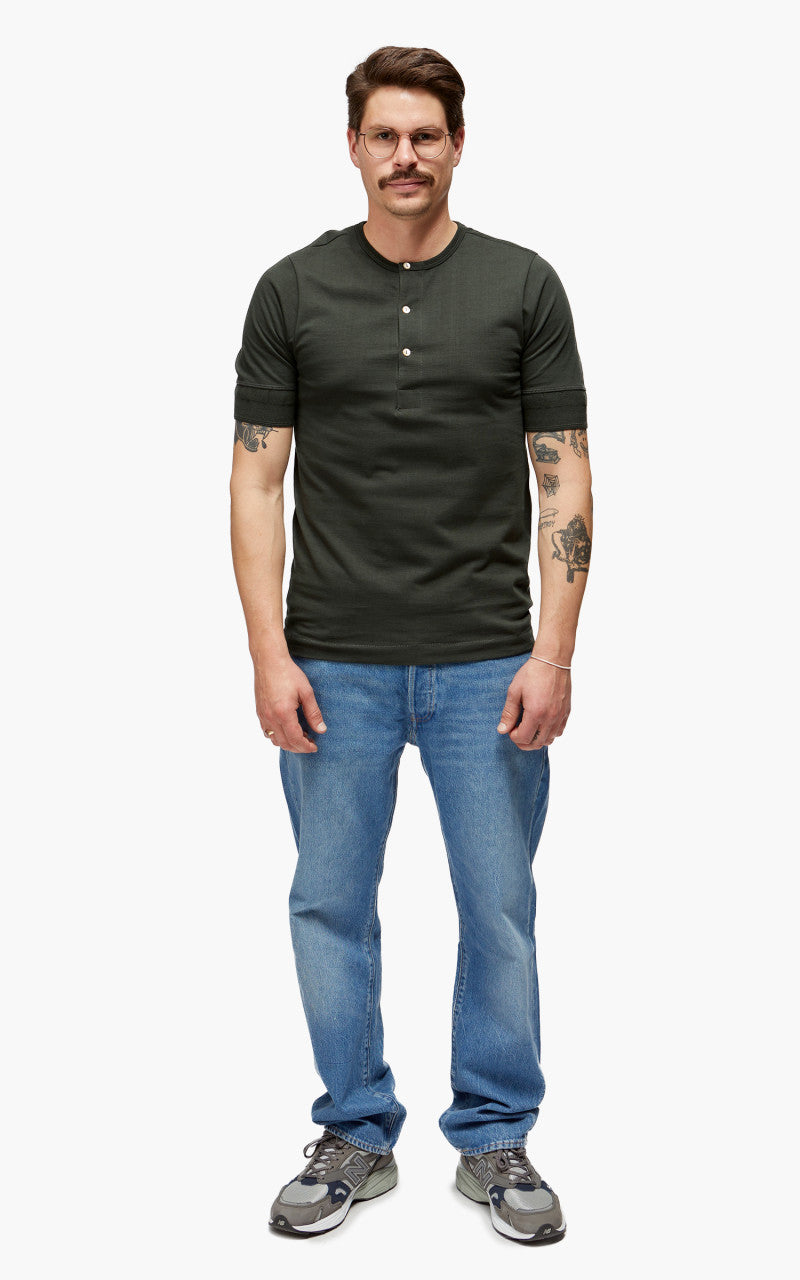 Merz b. Schwanen 207 Henley Forest