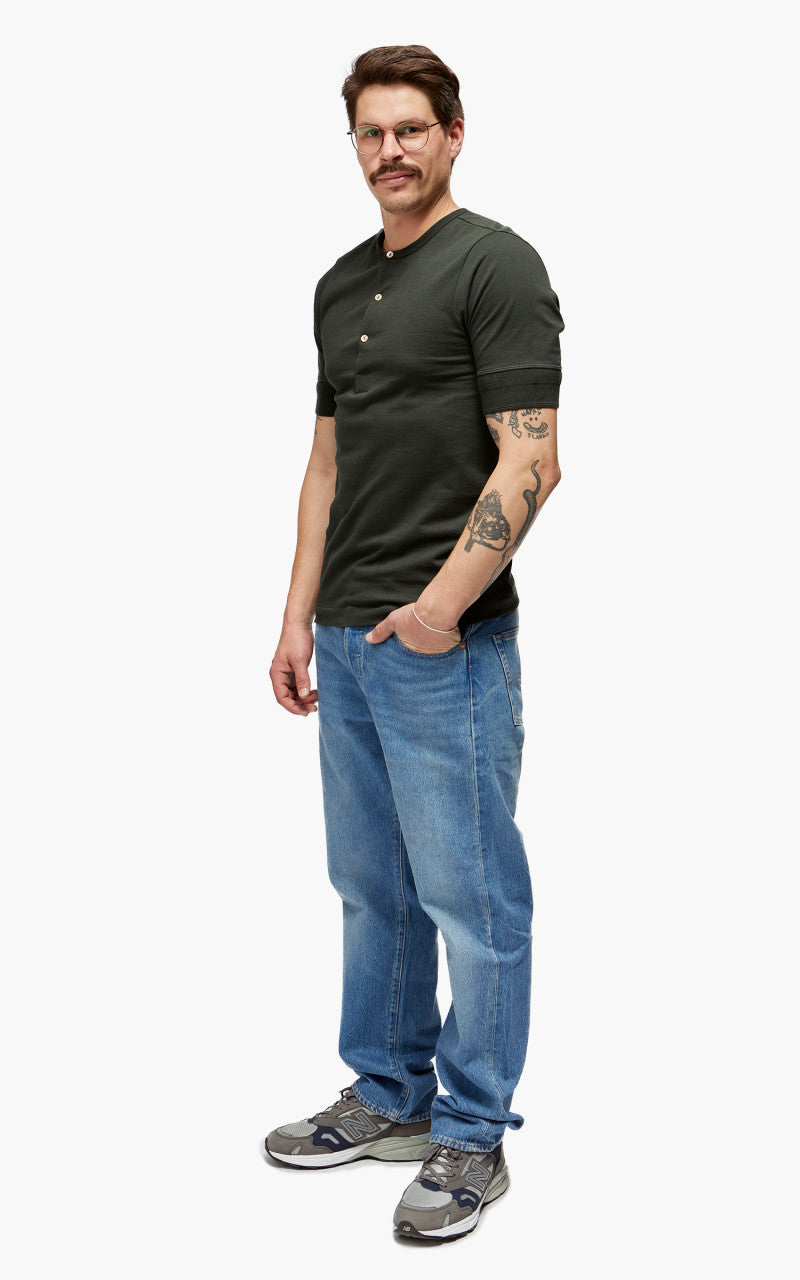 Merz b. Schwanen 207 Henley Forest