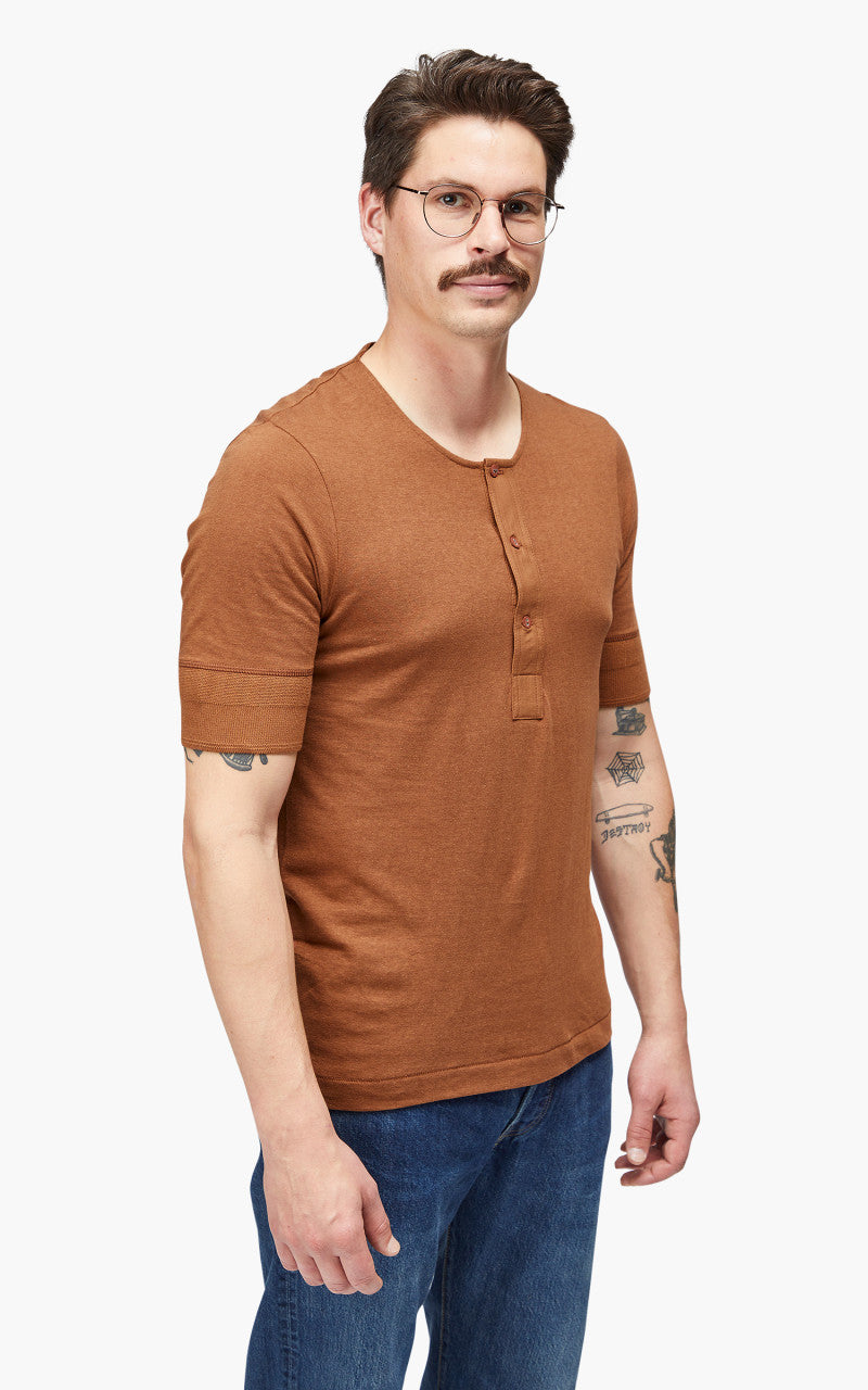 Merz b. Schwanen 103 Henley Tan