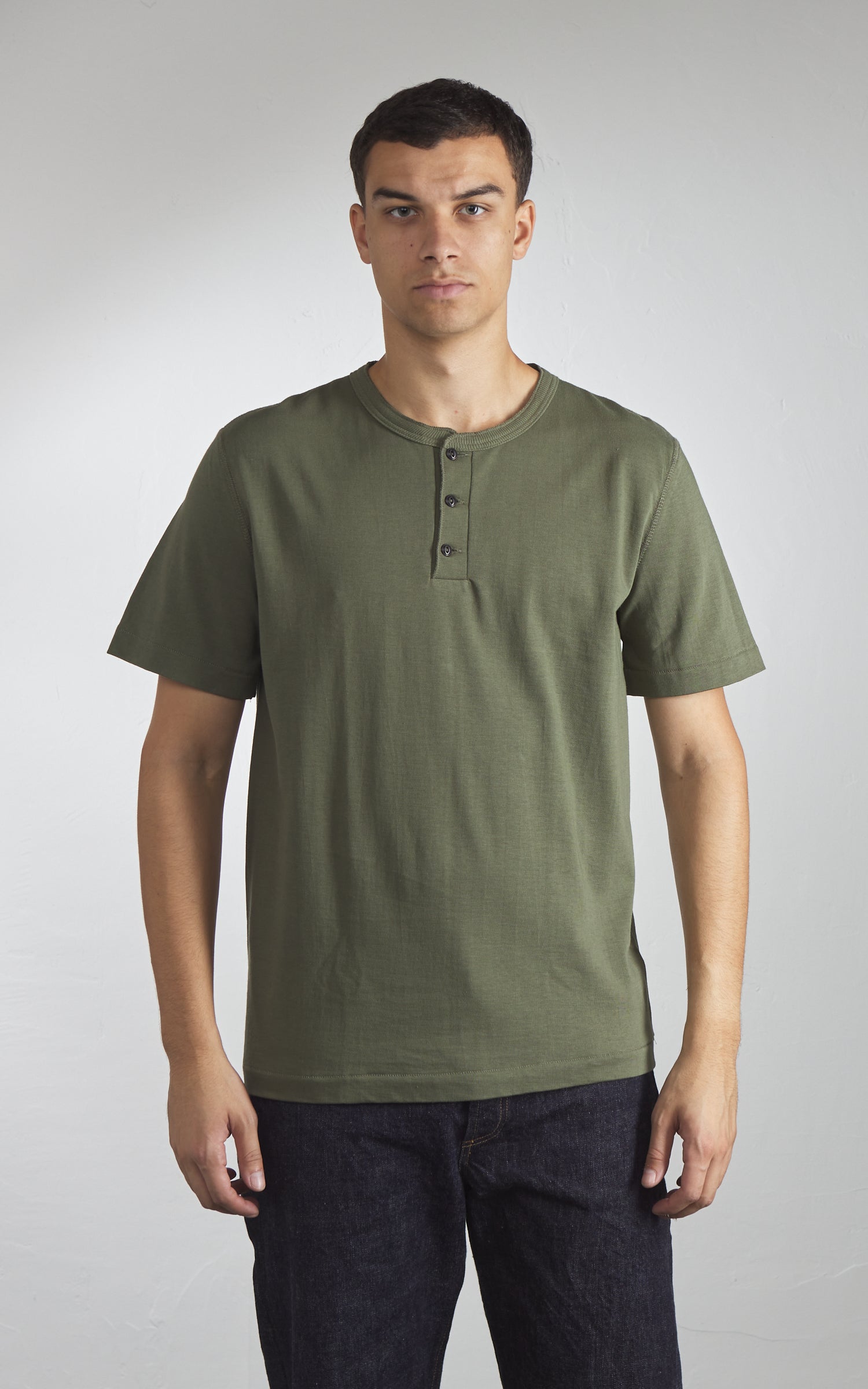 Merz b. Schwanen 204SL Loopwheeled Henley T-Shirt Army