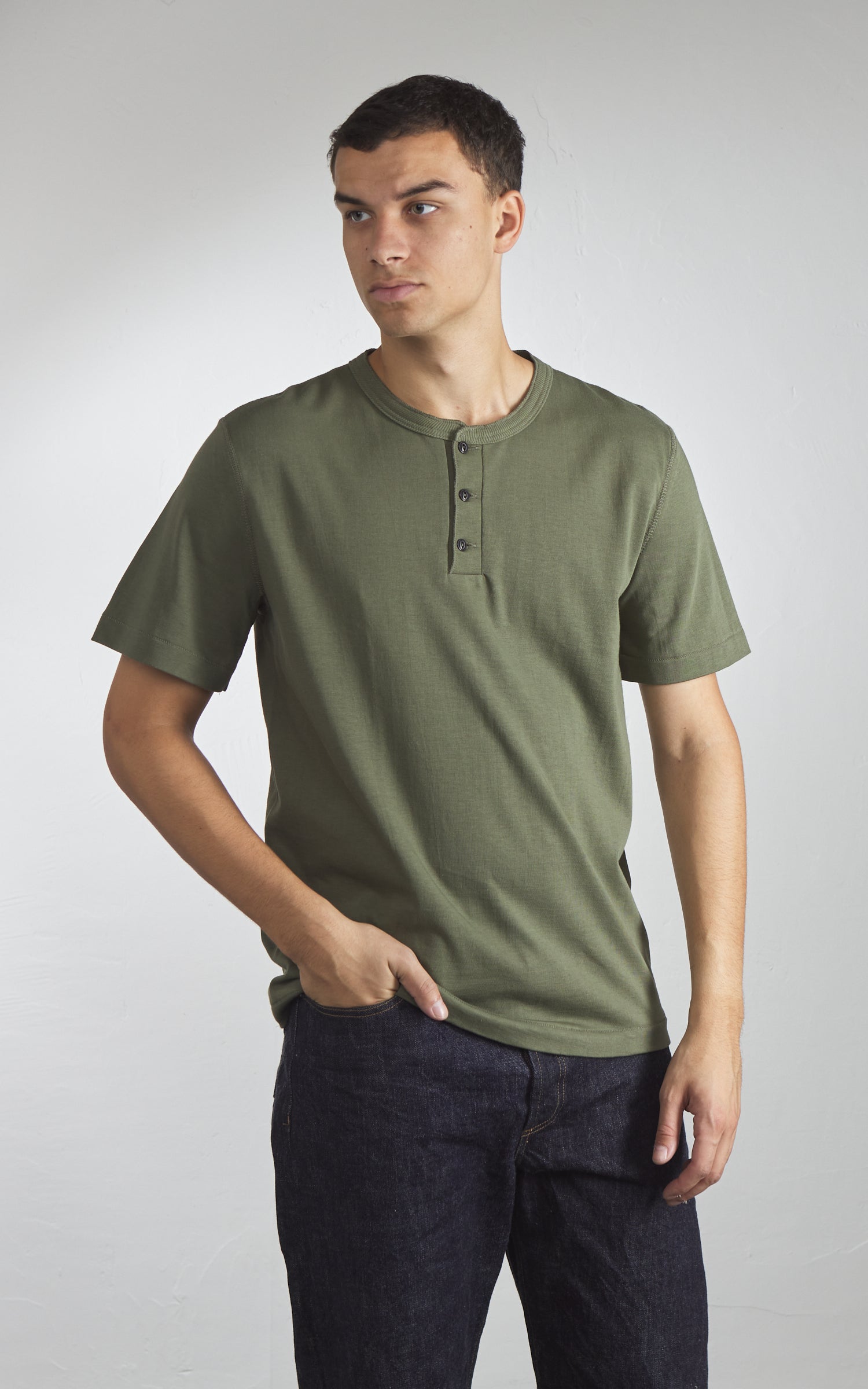 Merz b. Schwanen 204SL Loopwheeled Henley T-Shirt Army