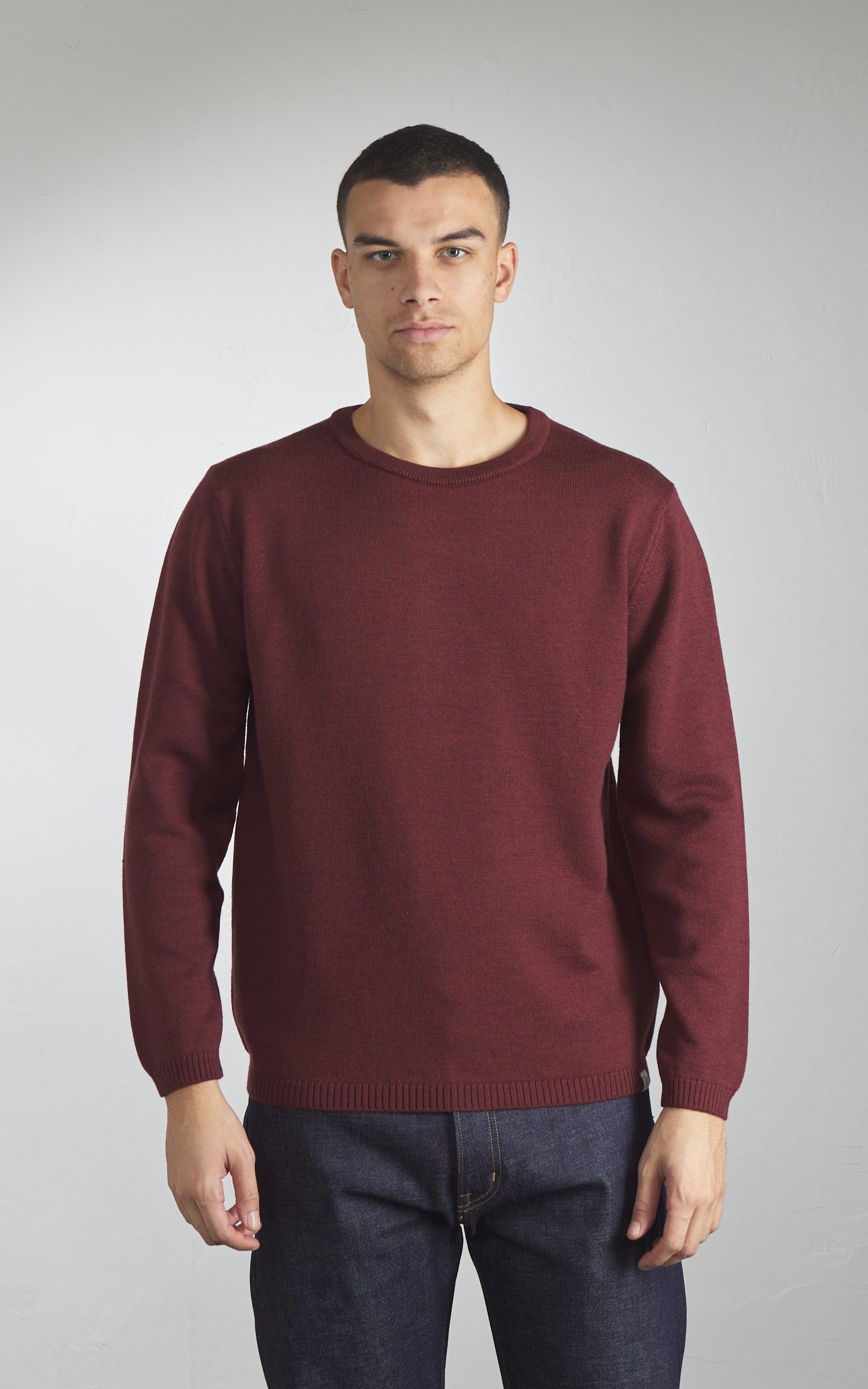 Merz b. Schwanen MWRC01 Classic Crew Merino Wool Pullover Brick Red