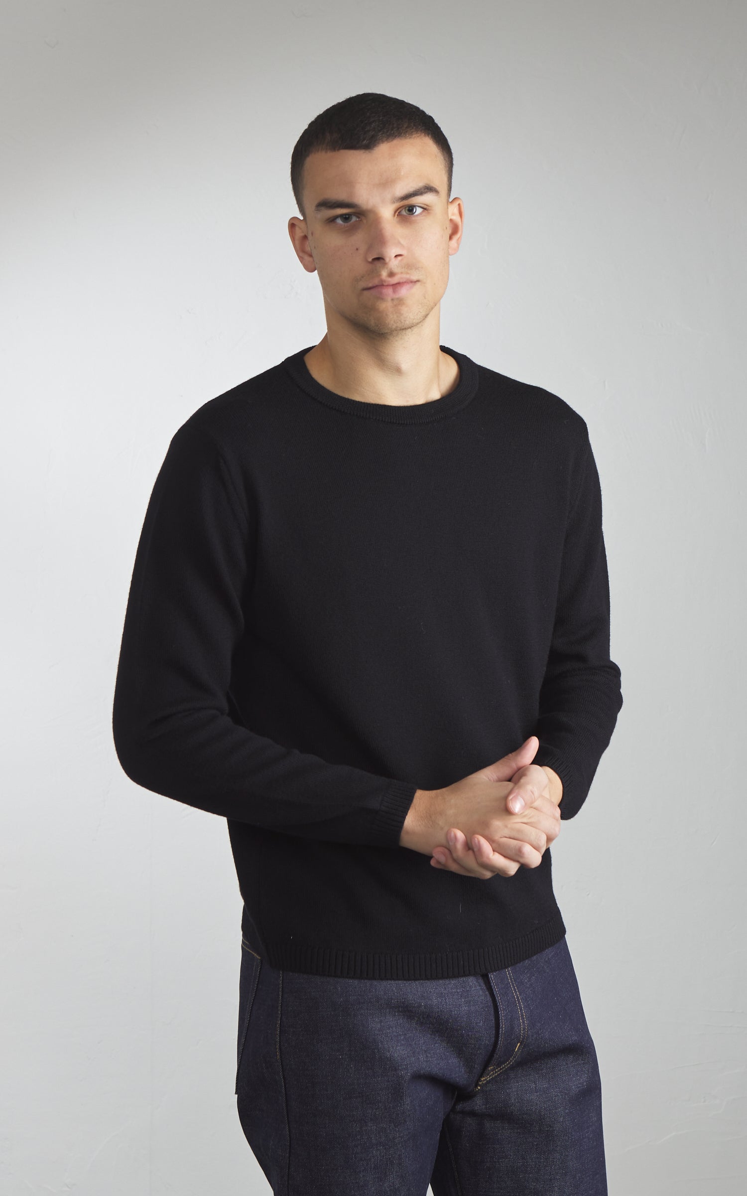 Merz b. Schwanen MWRC01 Classic Crew Merino Wool Pullover Deep Black