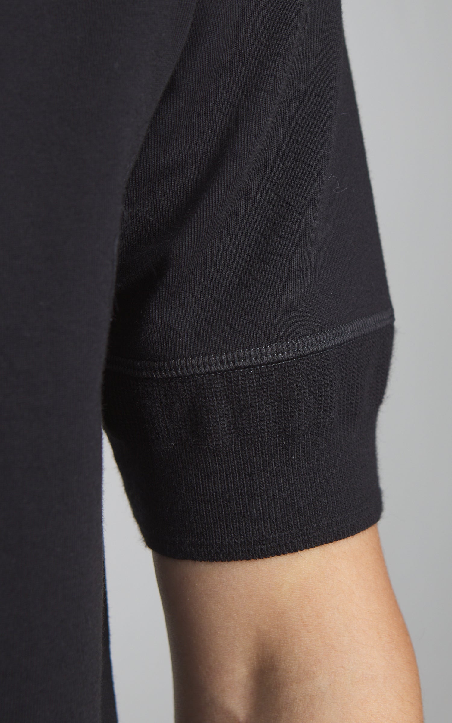 Merz b. Schwanen 2M07 Vintage Machine Refined Short Sleeve Deep Black