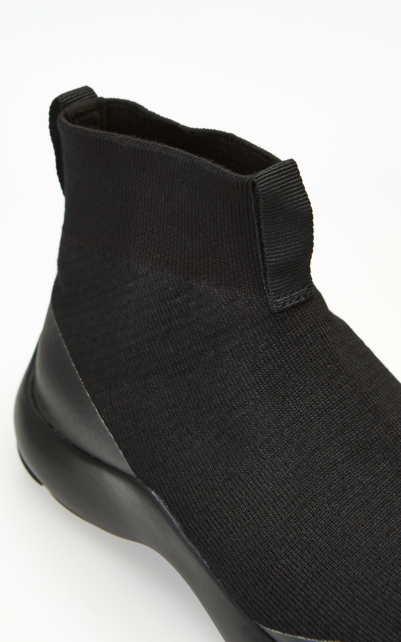 Tabi High-Top Black