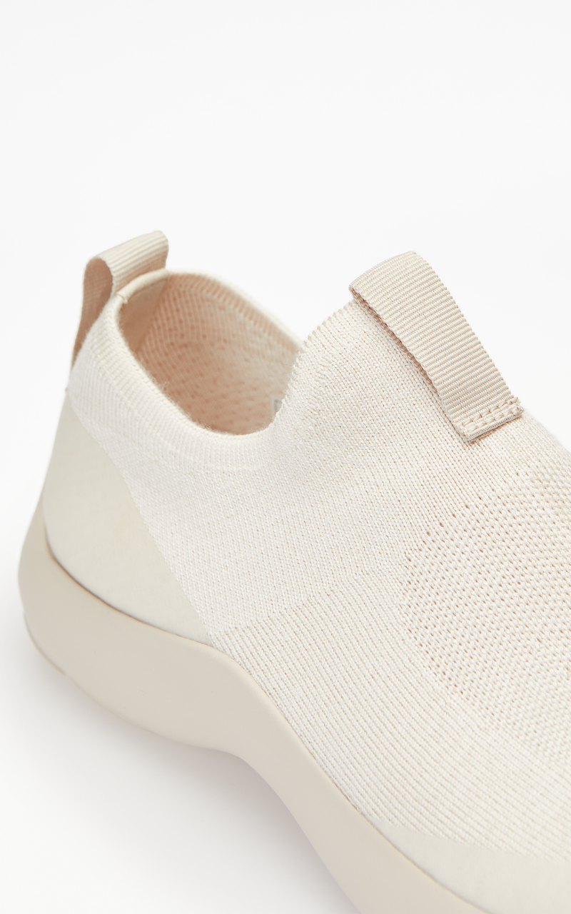 Tabi Shoe Off White