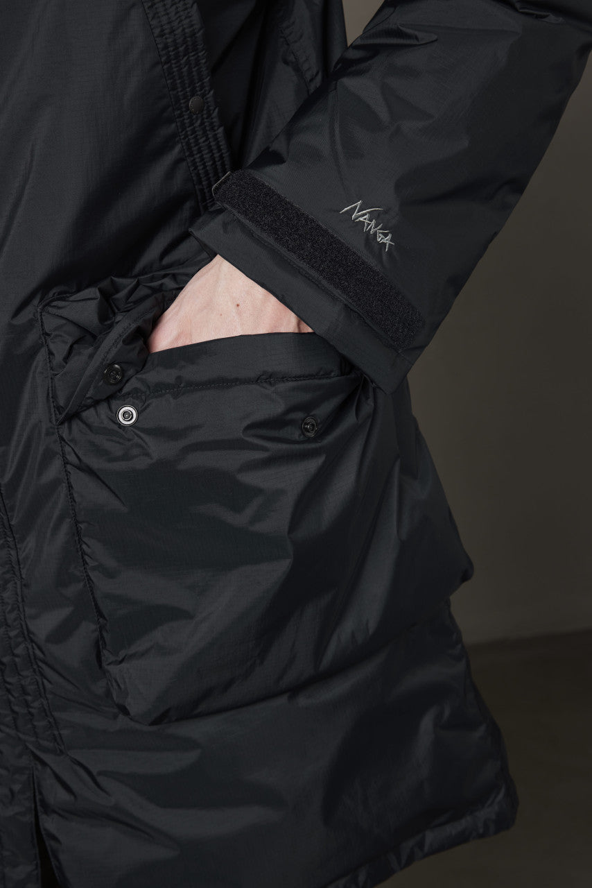 Nanga Aurora Down Field Half Coat Black