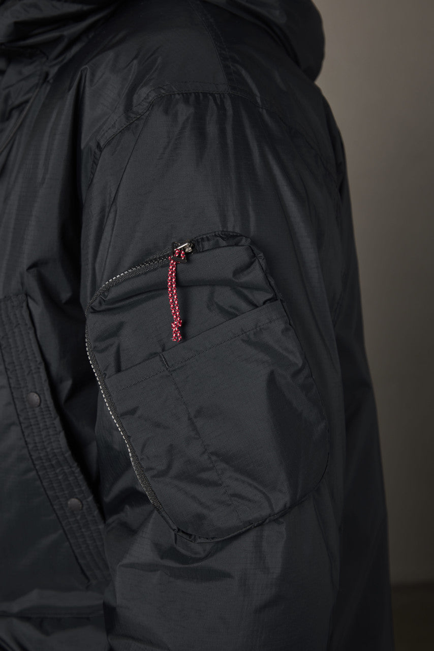 Nanga Aurora Down Field Half Coat Black