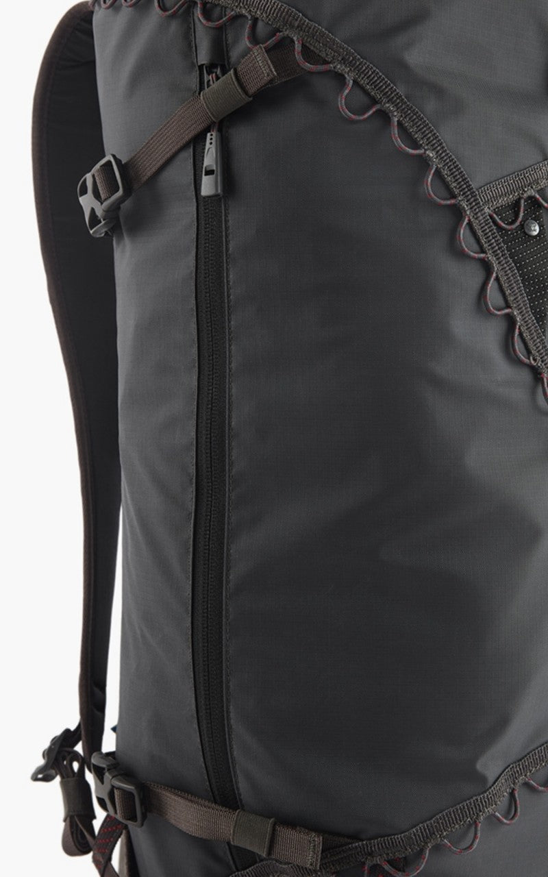 Klättermusen Ull 20L Backpack Raven