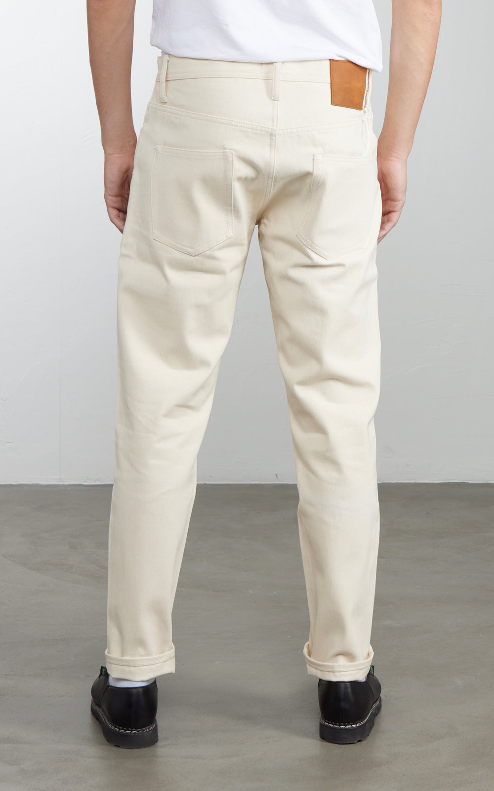 The Unbranded Brand UB697 Relaxed Tapered Fit Selvedge Ecru 13.5oz
